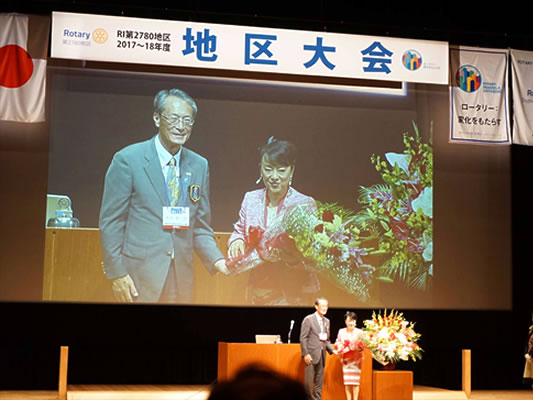 講演者ジュディ・オング様