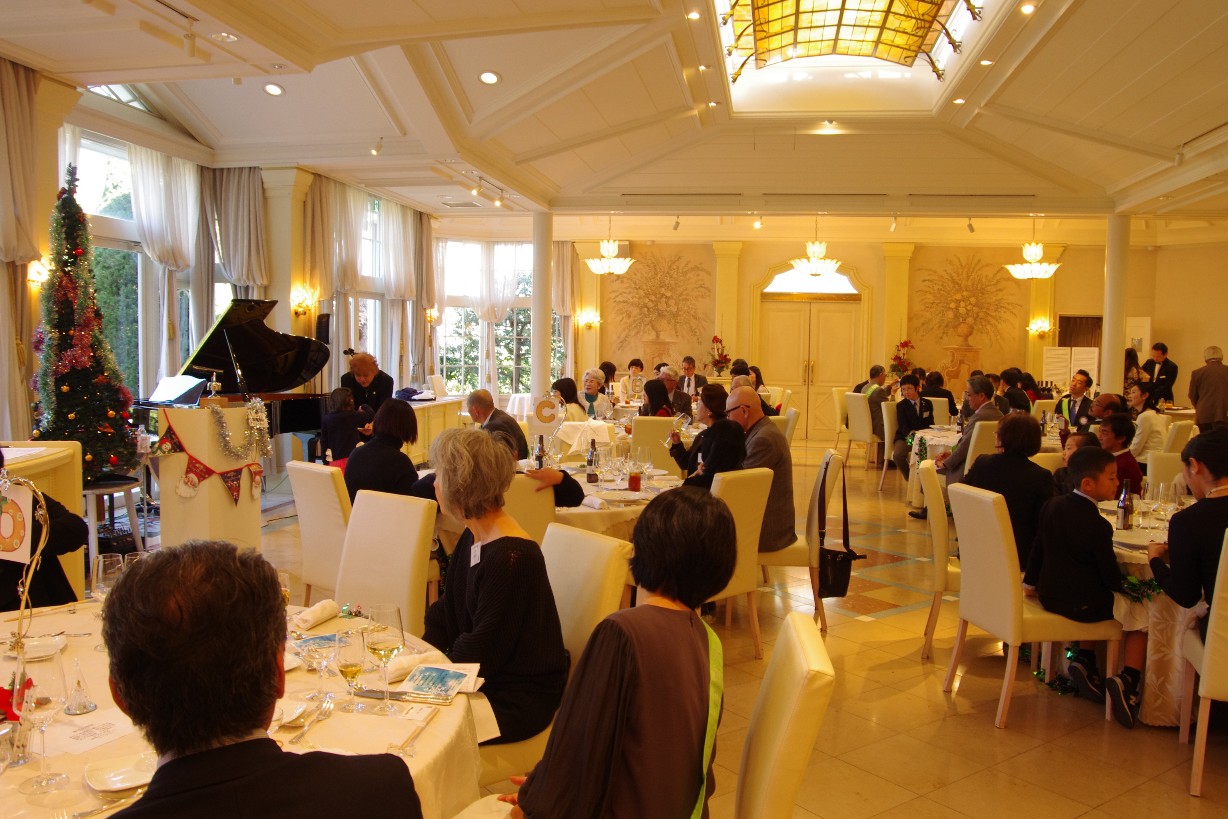 今年はお昼に開催