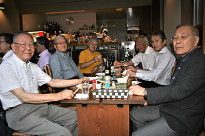 お酒が進んでいます 